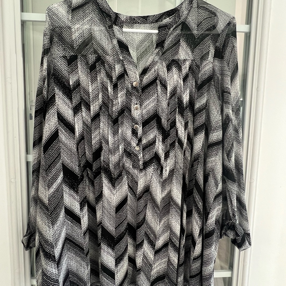 Chevron Patterned Black and White Women's Top